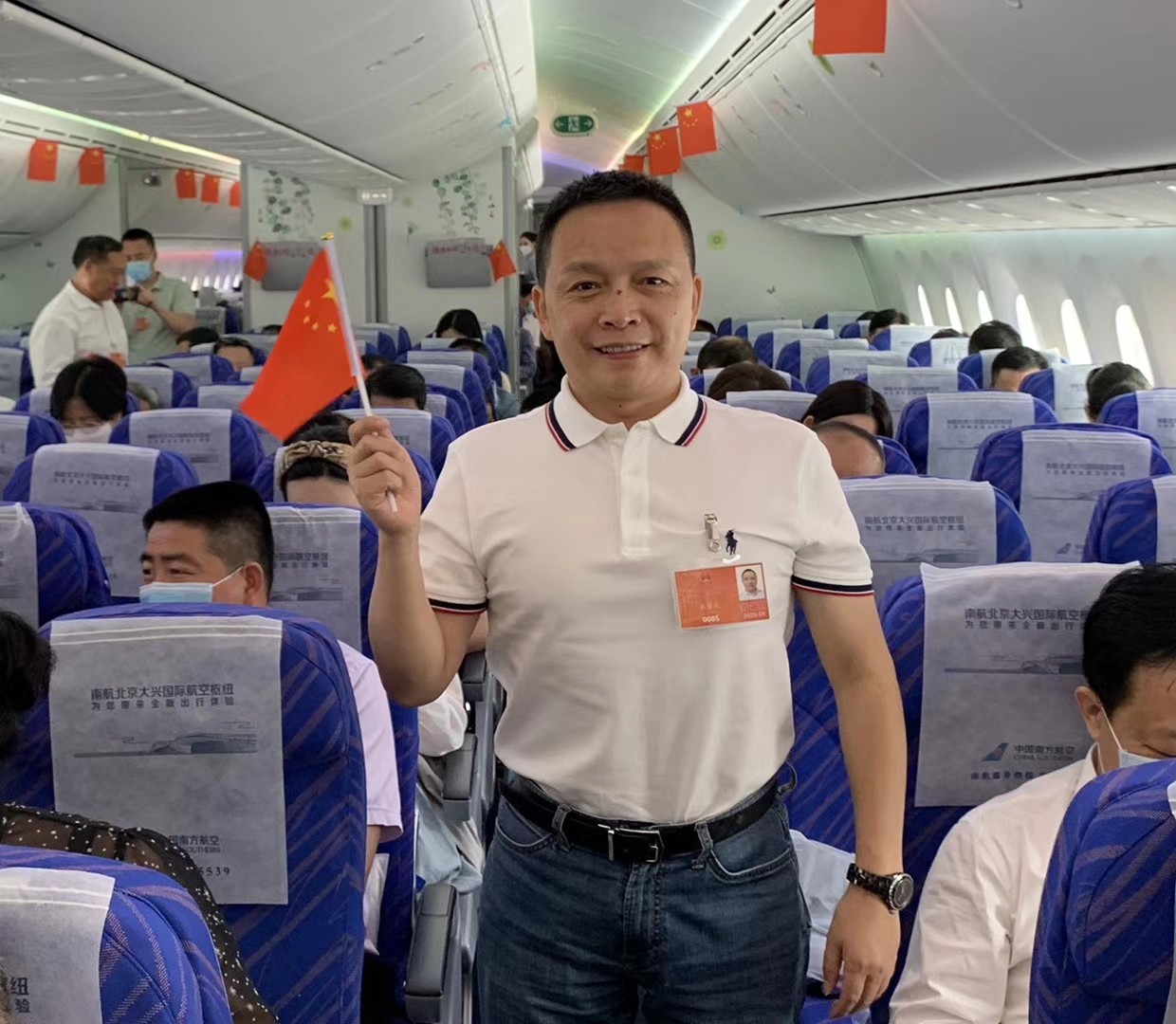 【2020兩會(huì)】全國(guó)人大代表、鹽津鋪?zhàn)佣麻L(zhǎng)張學(xué)武赴京履職